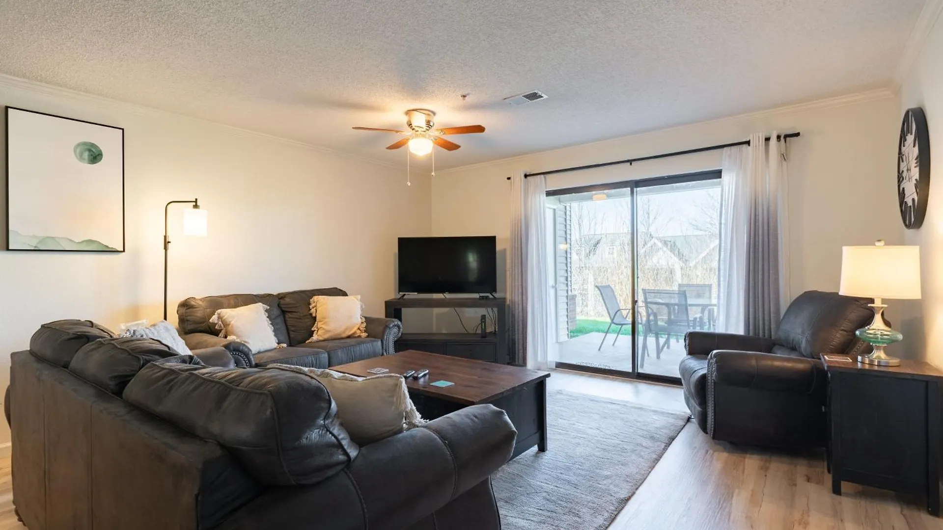 2br - Close To The Strip - 2 Pools - Free Tickets Included - Fhc-3 *