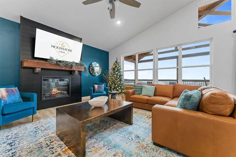 Moonstone Views Sleeps 28 Golfsim Pup Friendly * Branson