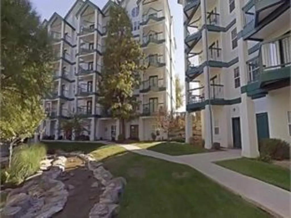 Surrey's Carriage Place Курортный комплекс 3*