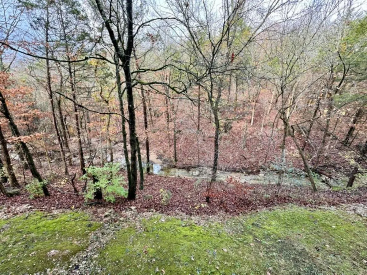 Charming At Hills - Beautifully Updated And Affordable - Family Amenities