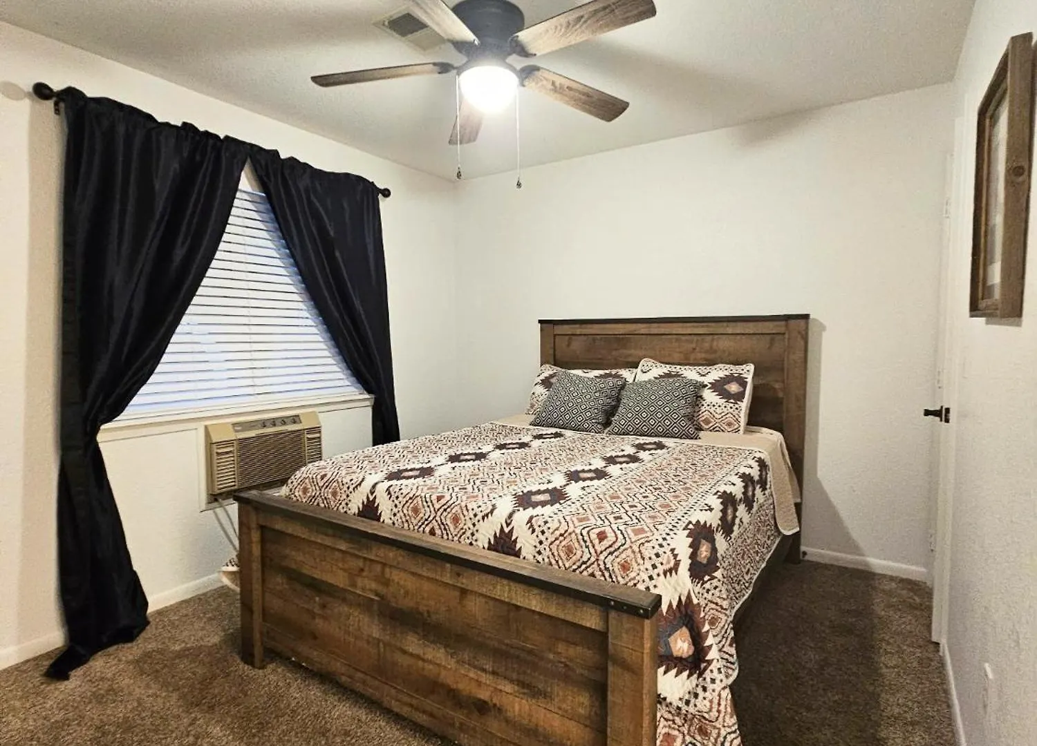 Charming At Hills - Beautifully Updated And Affordable - Family Amenities