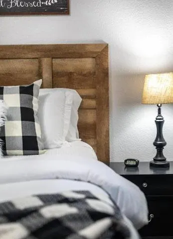 アパート Charming At Hills - Beautifully Updated And Affordable - Family Amenities ブランソン