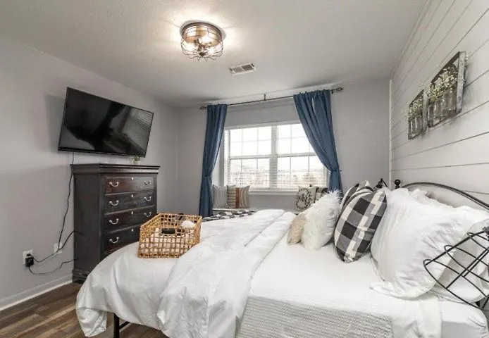Charming At Hills - Beautifully Updated And Affordable - Family Amenities * ブランソン