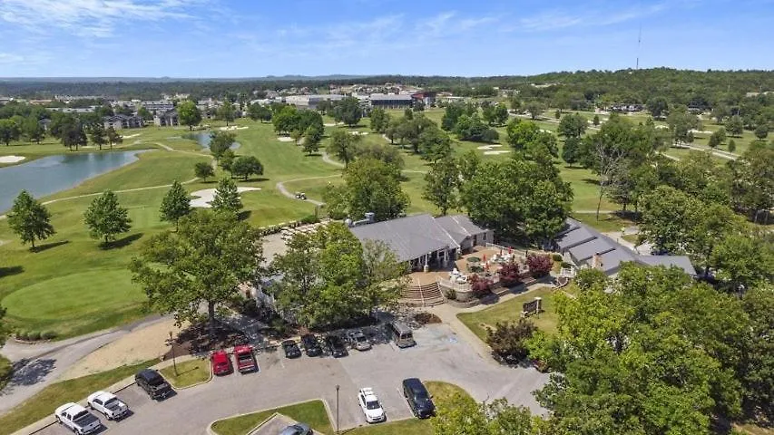 Charming At Hills - Beautifully Updated And Affordable - Family Amenities *