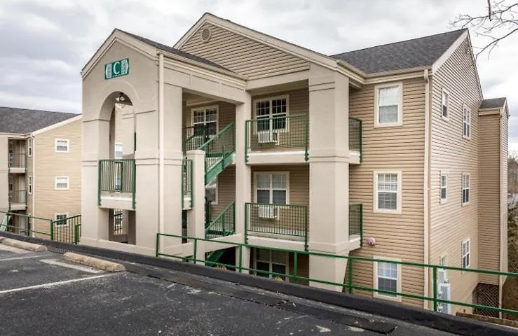 Charming At Hills - Beautifully Updated And Affordable - Family Amenities アパート