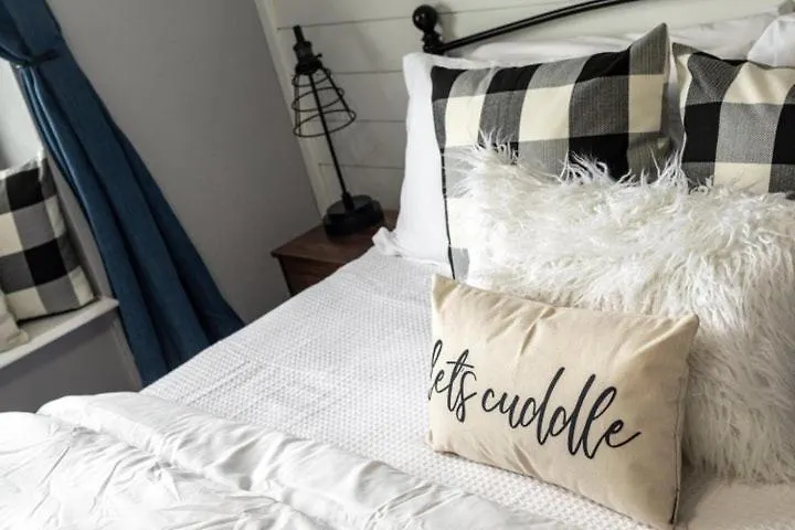 Charming At Hills - Beautifully Updated And Affordable - Family Amenities * ブランソン