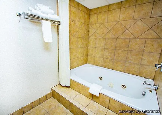 Comfort At Thousand Hills אורחן