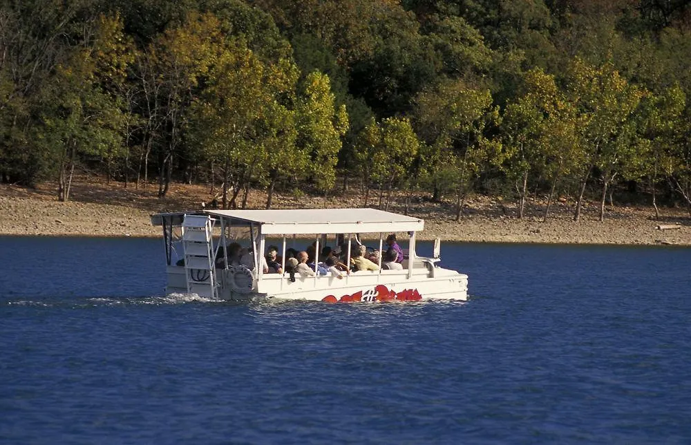 منتجع Branson Yacht Club 3*