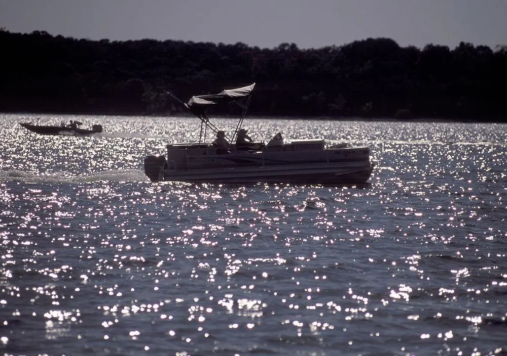 منتجع Branson Yacht Club