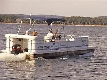 Branson Yacht Club منتجع 3*