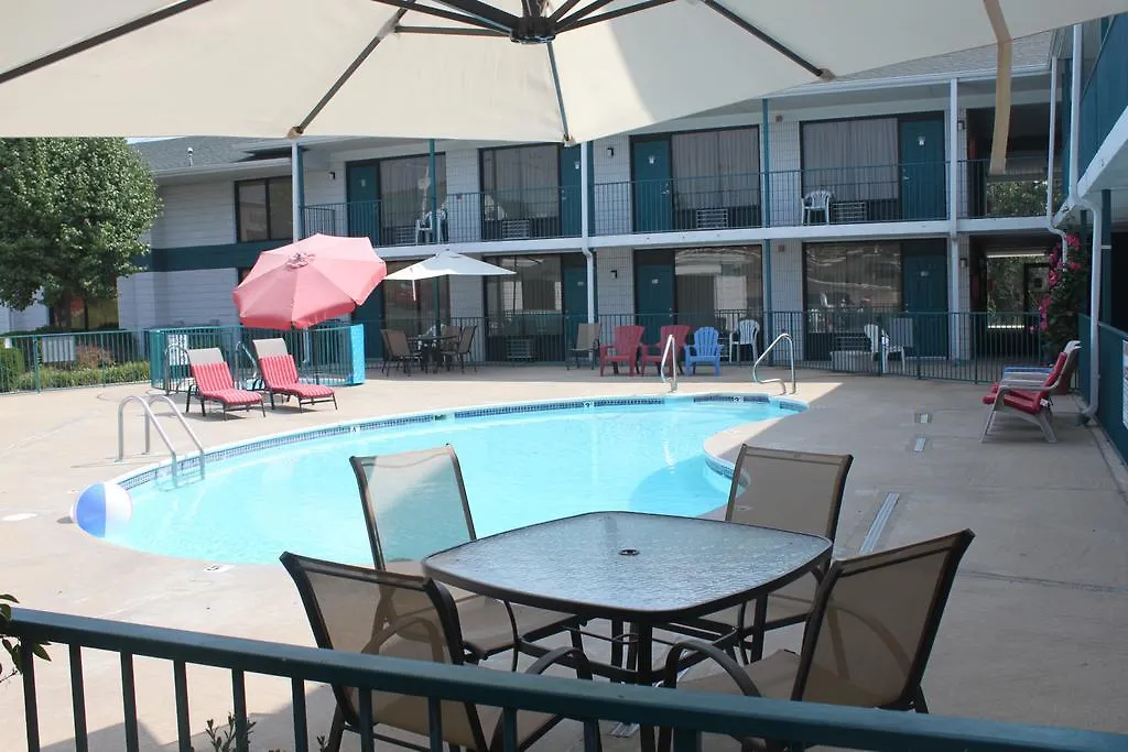 Ozark Valley 2* Branson