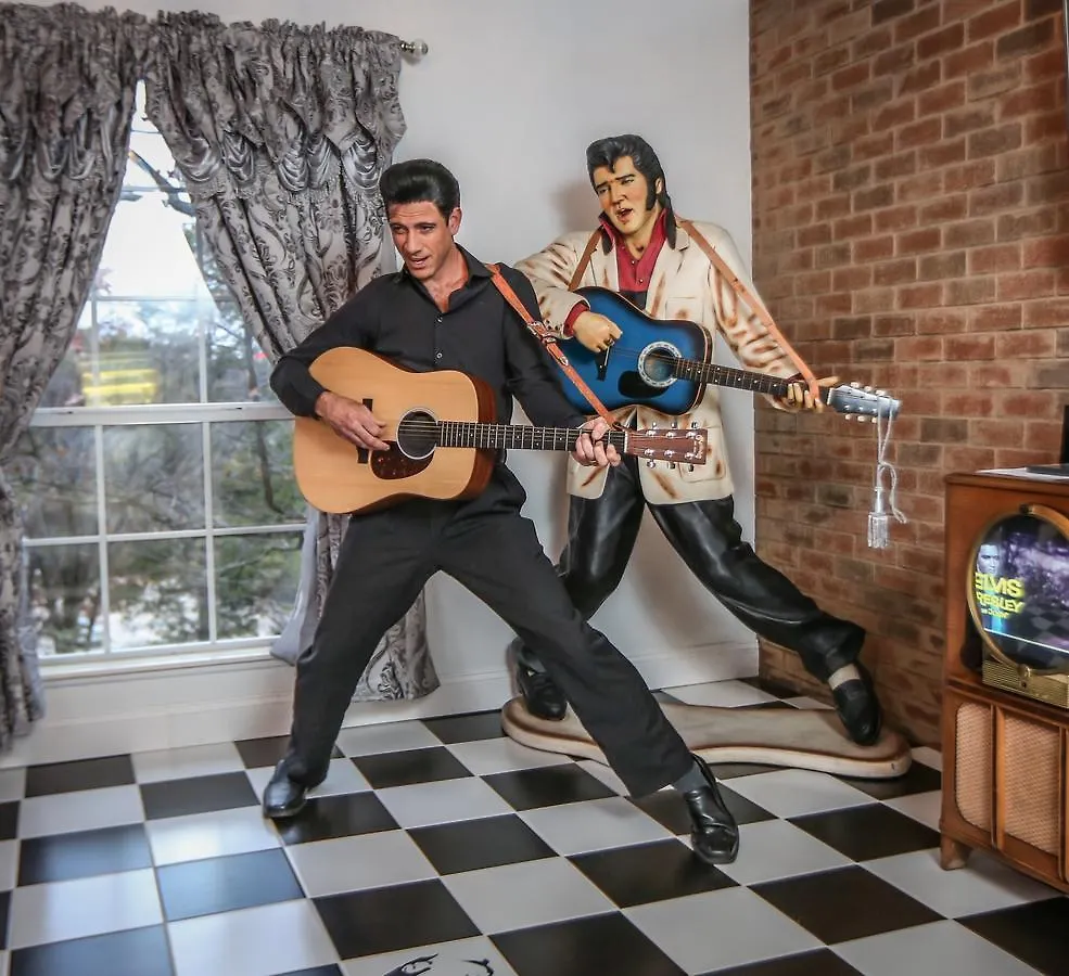 Presley's Penthouse Apartment *
