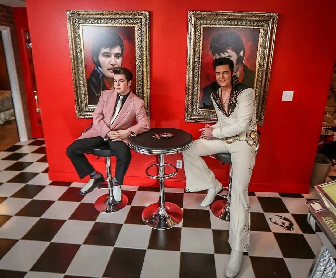 Presley's Penthouse Apartment *