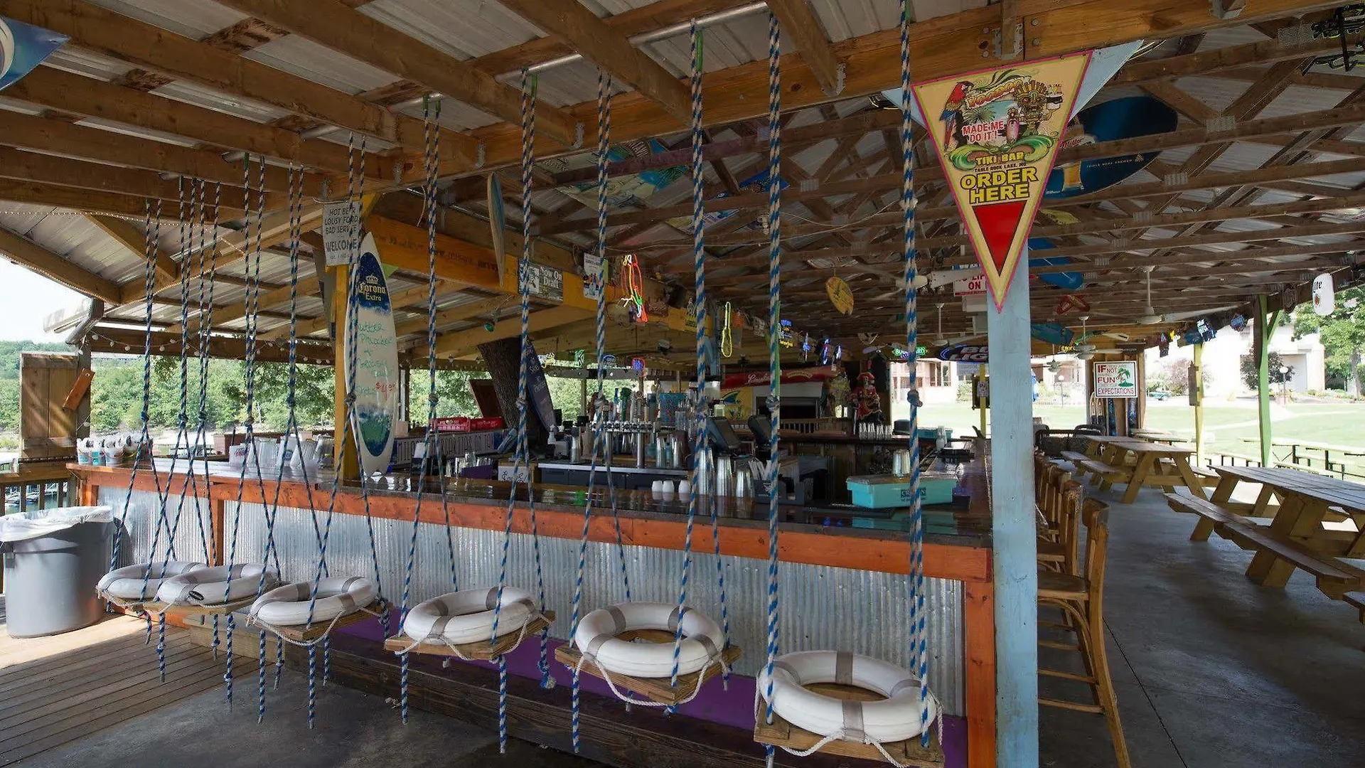 منتجع Branson Yacht Club 3*
