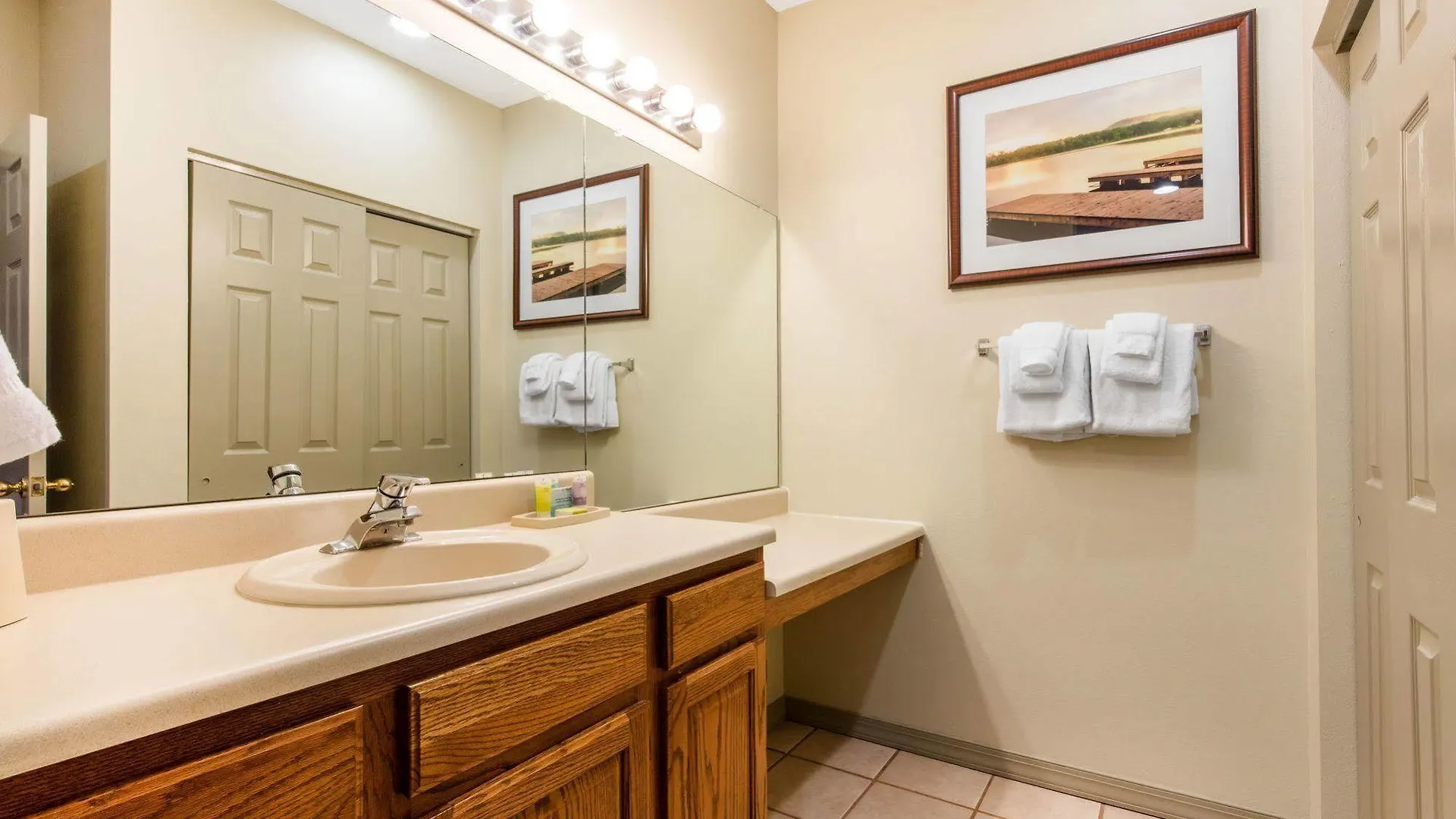 Bluegreen Vacations The Falls Village, An Ascend Hotel Branson