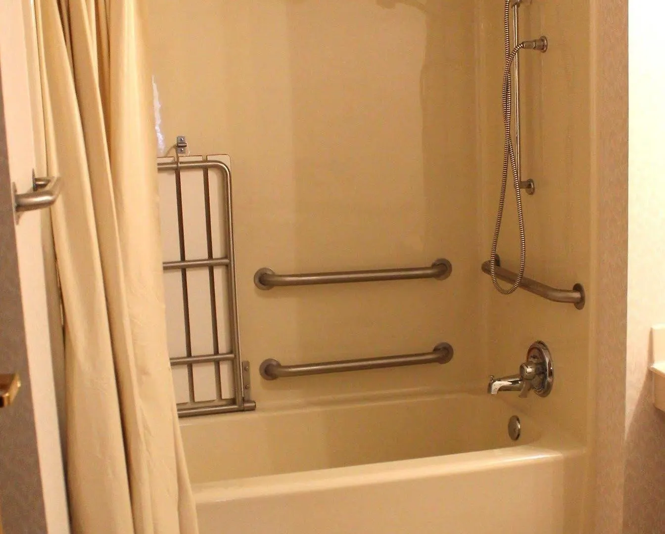 The Colonnade 3* Branson
