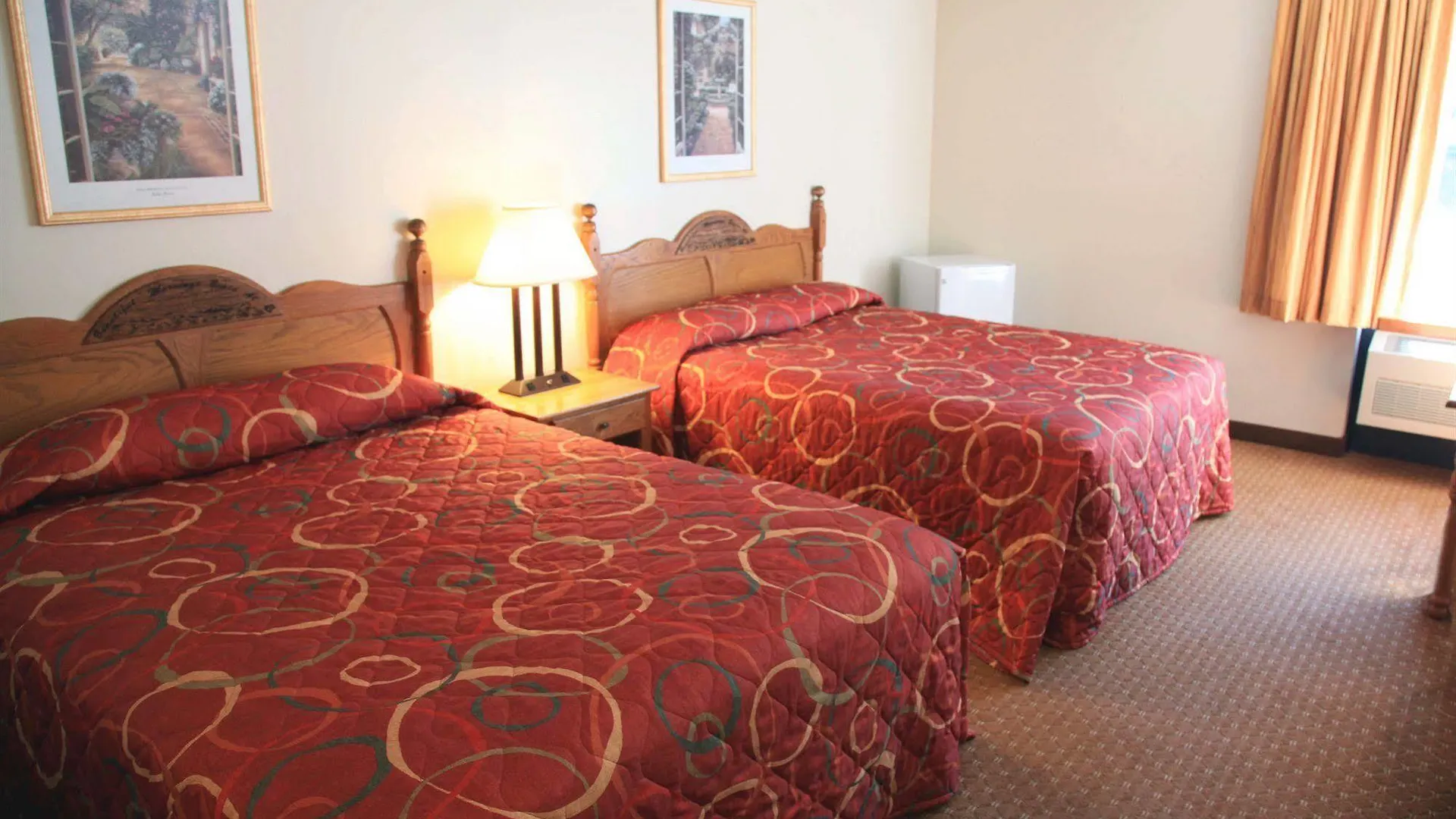 Hotel Super 8 By Wyndham By Andy Williams Theatre 2*