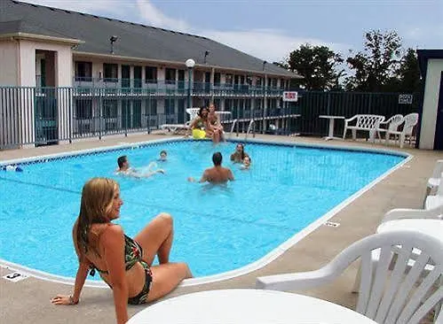 American Eagle & Motel 2*