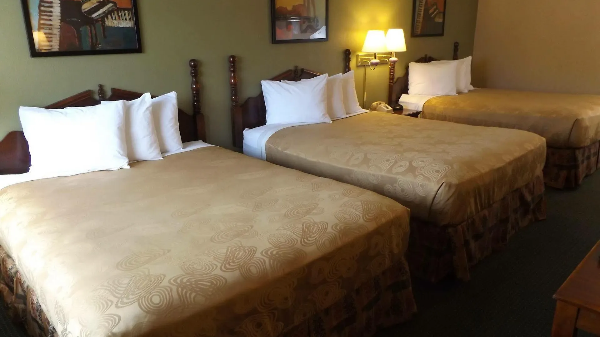 Angel Near Imax, A Travelodge By Wyndham Hotel 3*