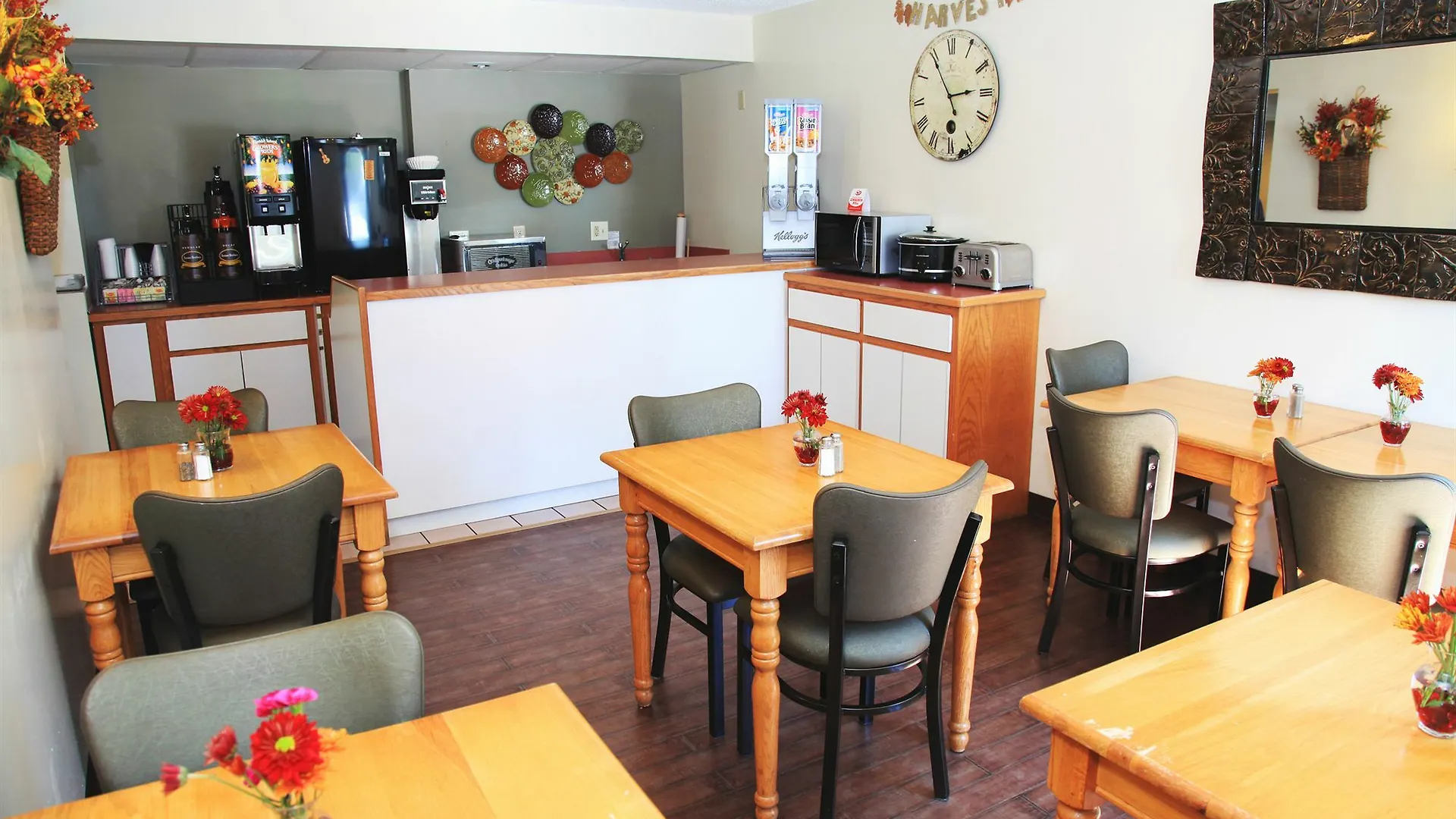 Super 8 By Wyndham By Andy Williams Theatre Hotel