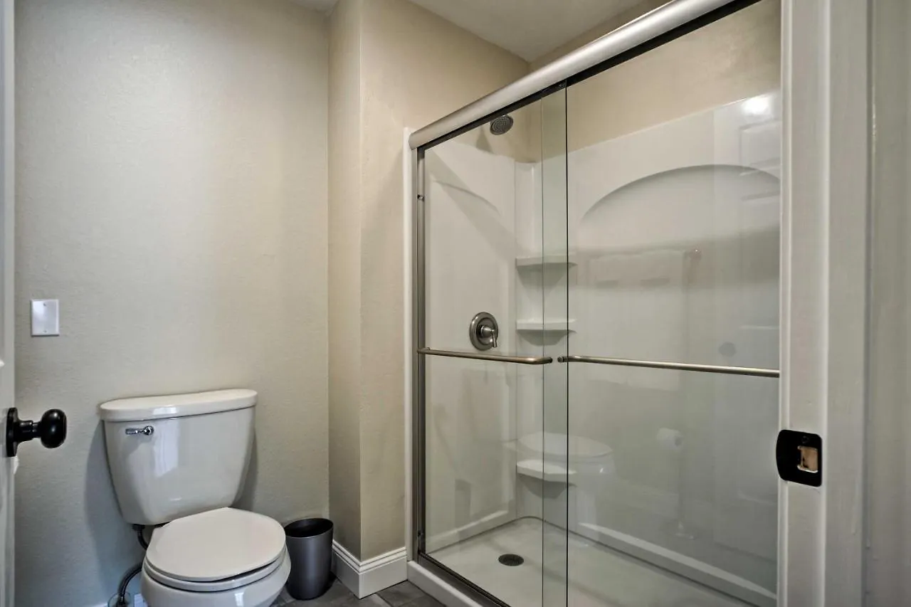 Appartement With Pool Access, Walk To Fishing *