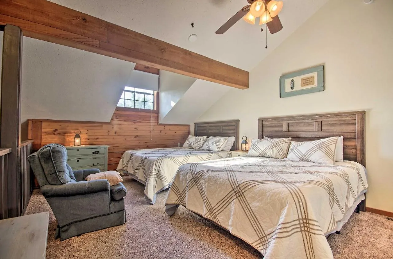Semesterbostad Charming Getaway With Fireplace And Porch *