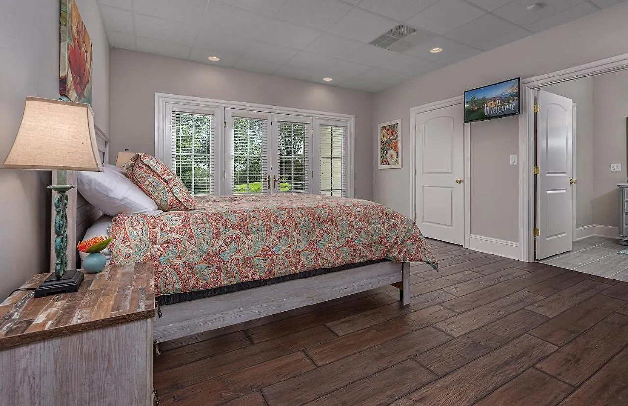 17500sqft Private Estate Indoorpool Hottub Big Lakeview Tennis Court Theater Sdc Hébergement de vacances Branson