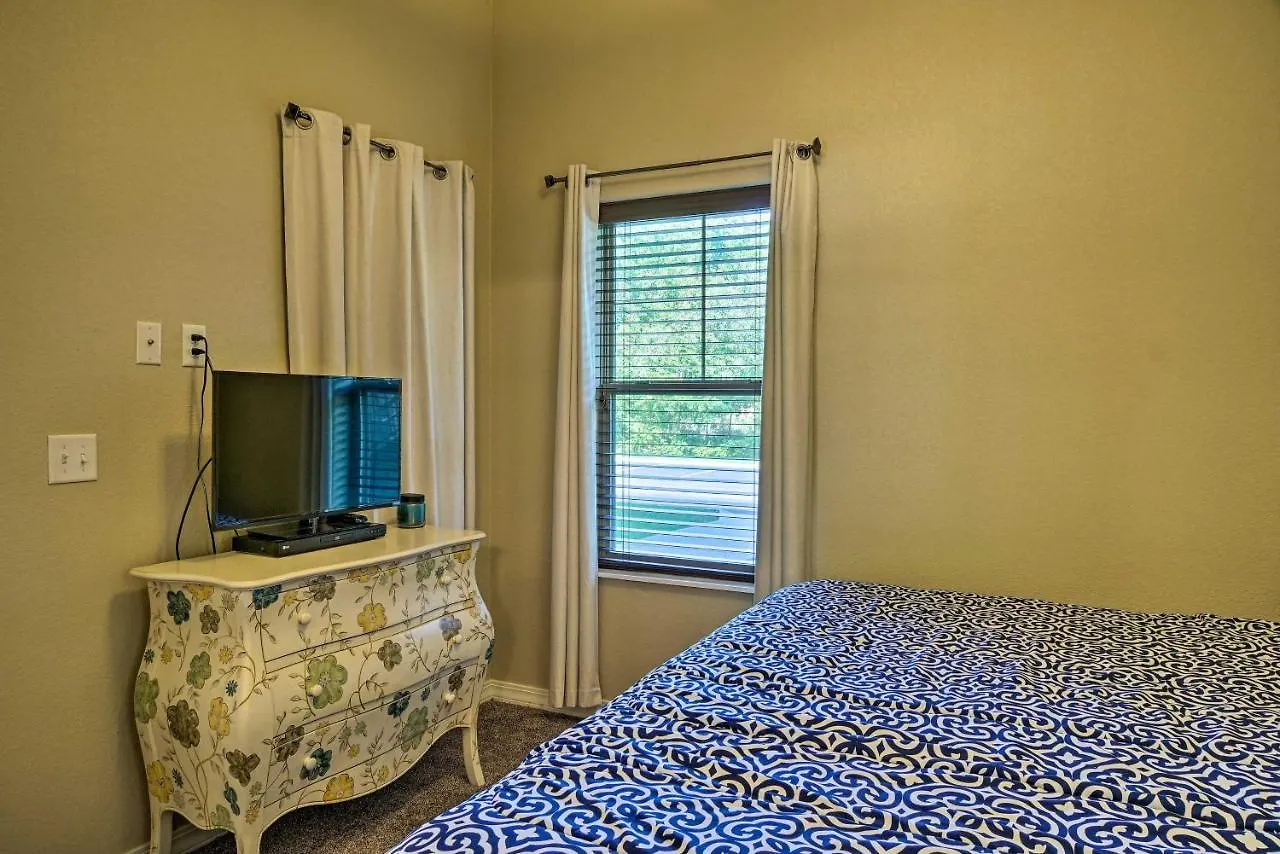 דירה With Table Rock Lake Views, Near Strip