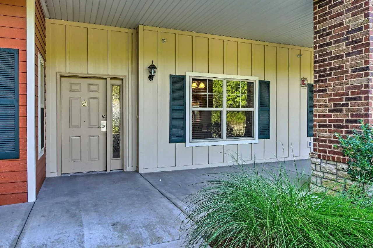 With Table Rock Lake Views, Near Strip