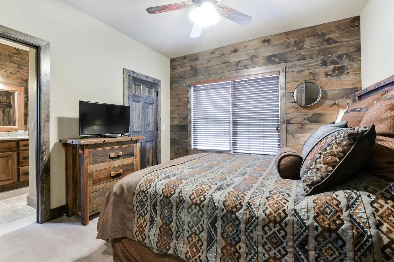Luxury Lakefront Lazy River Huge Pool Kayaks 2mi To Sdcity Vakantiehuis Branson