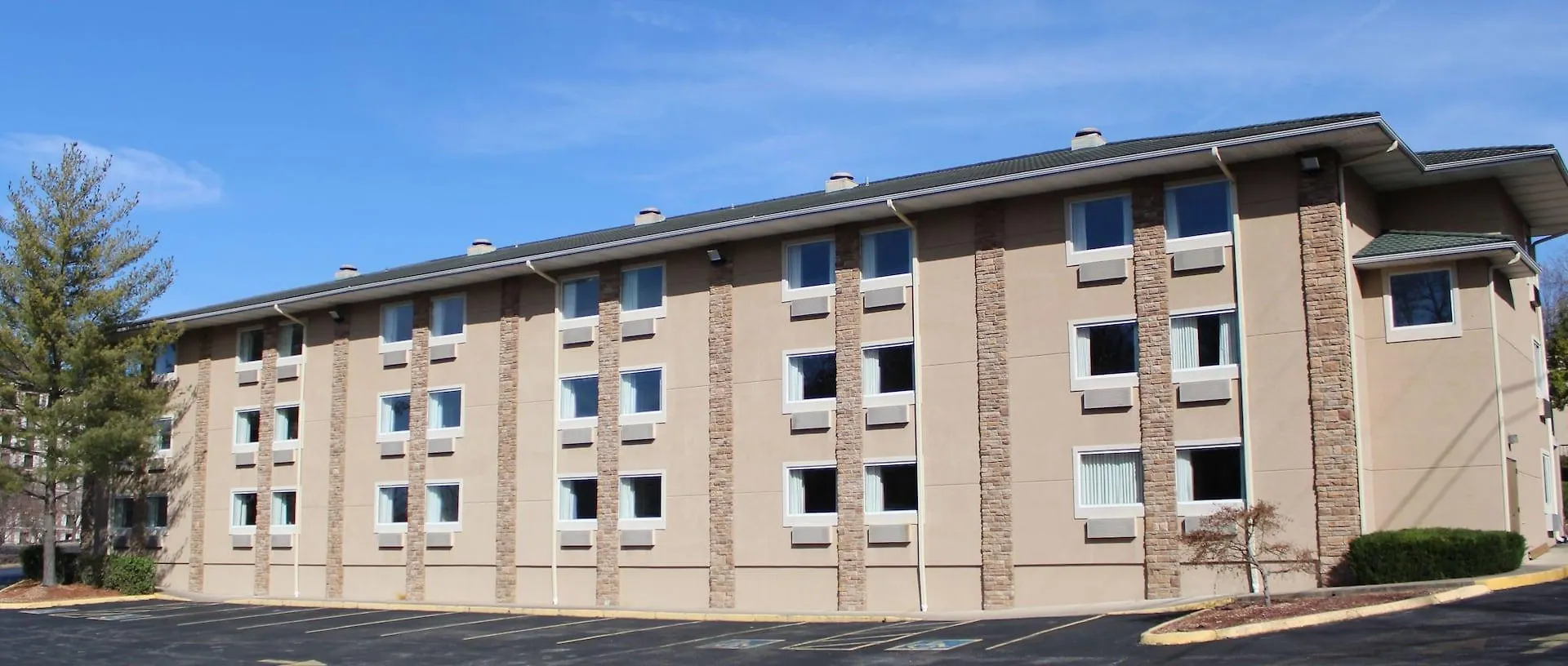 Otel Suburban On The Strip
