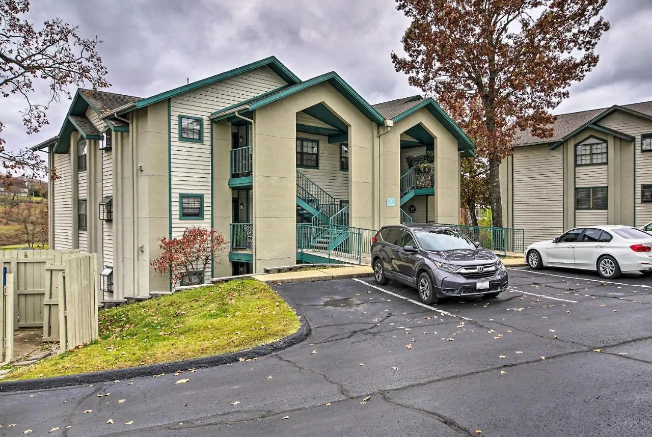 Amidst Action With Pool Access And Golf! Apartmán *