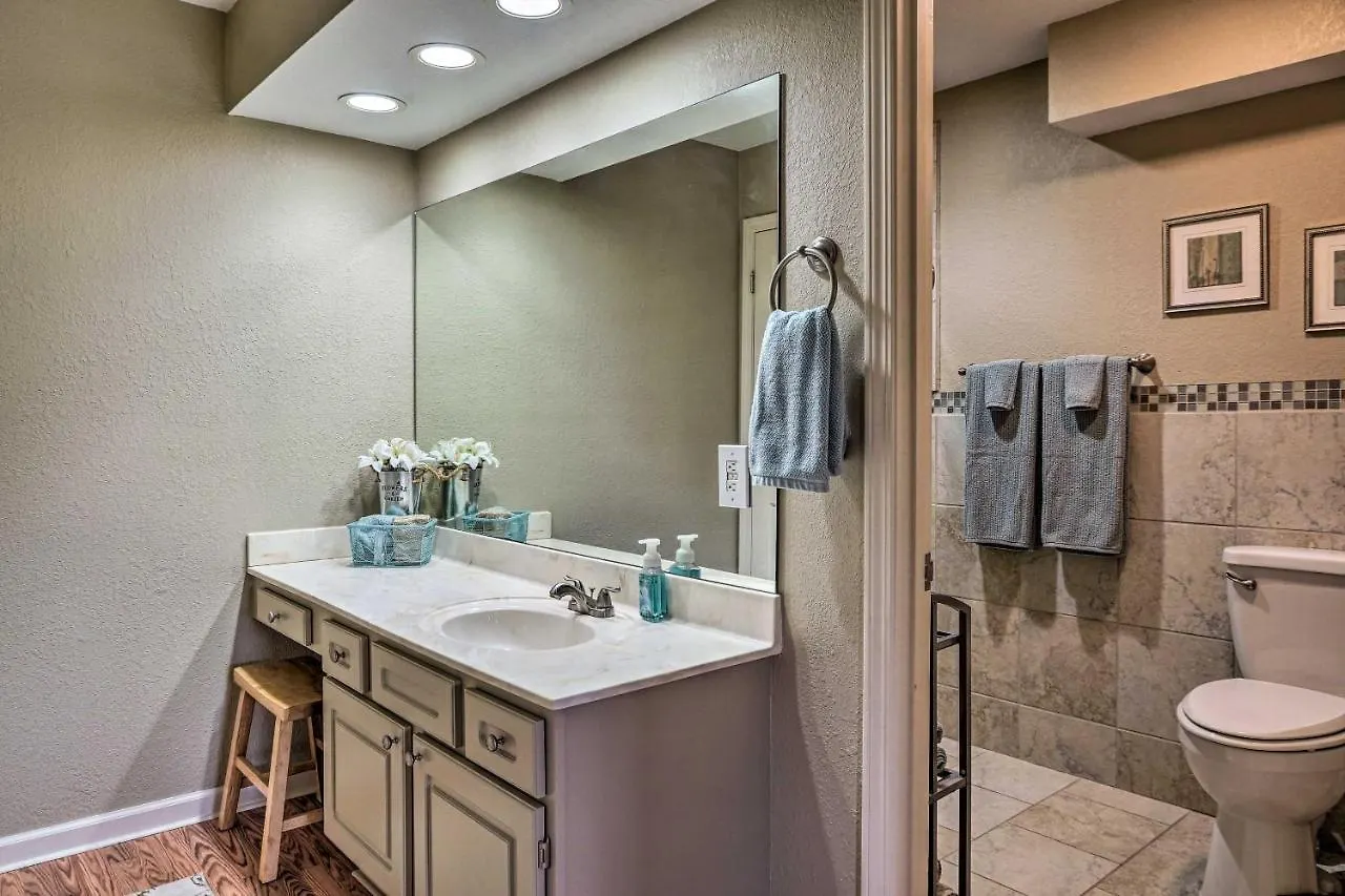 Amidst Action With Pool Access And Golf! Apartmán