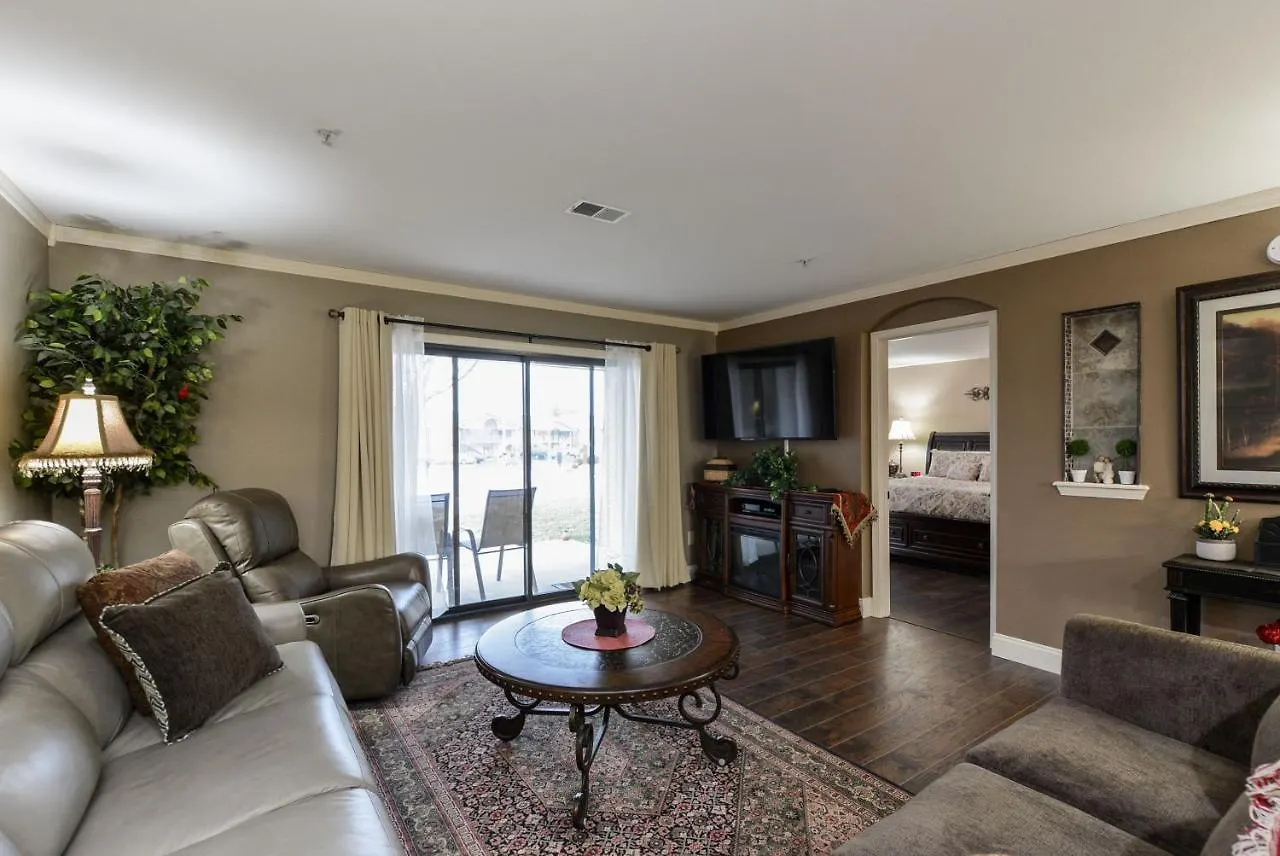 Luxury At Thousand Hills - Heart Of - Beautifully Remodeled - Spacious And Affordable Apart Otel