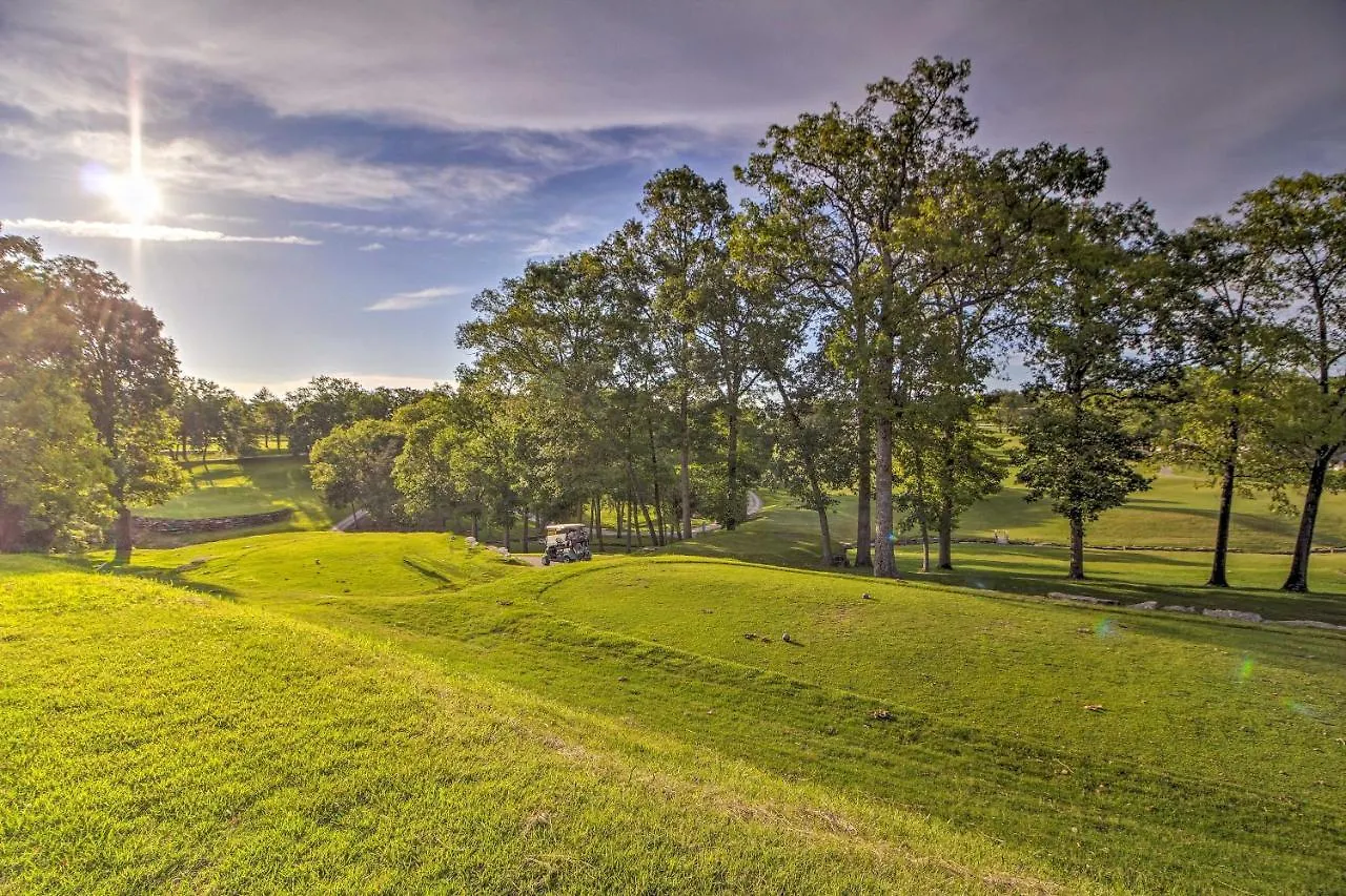 Διαμέρισμα On Golf Course, 4 Mi To Downtown *