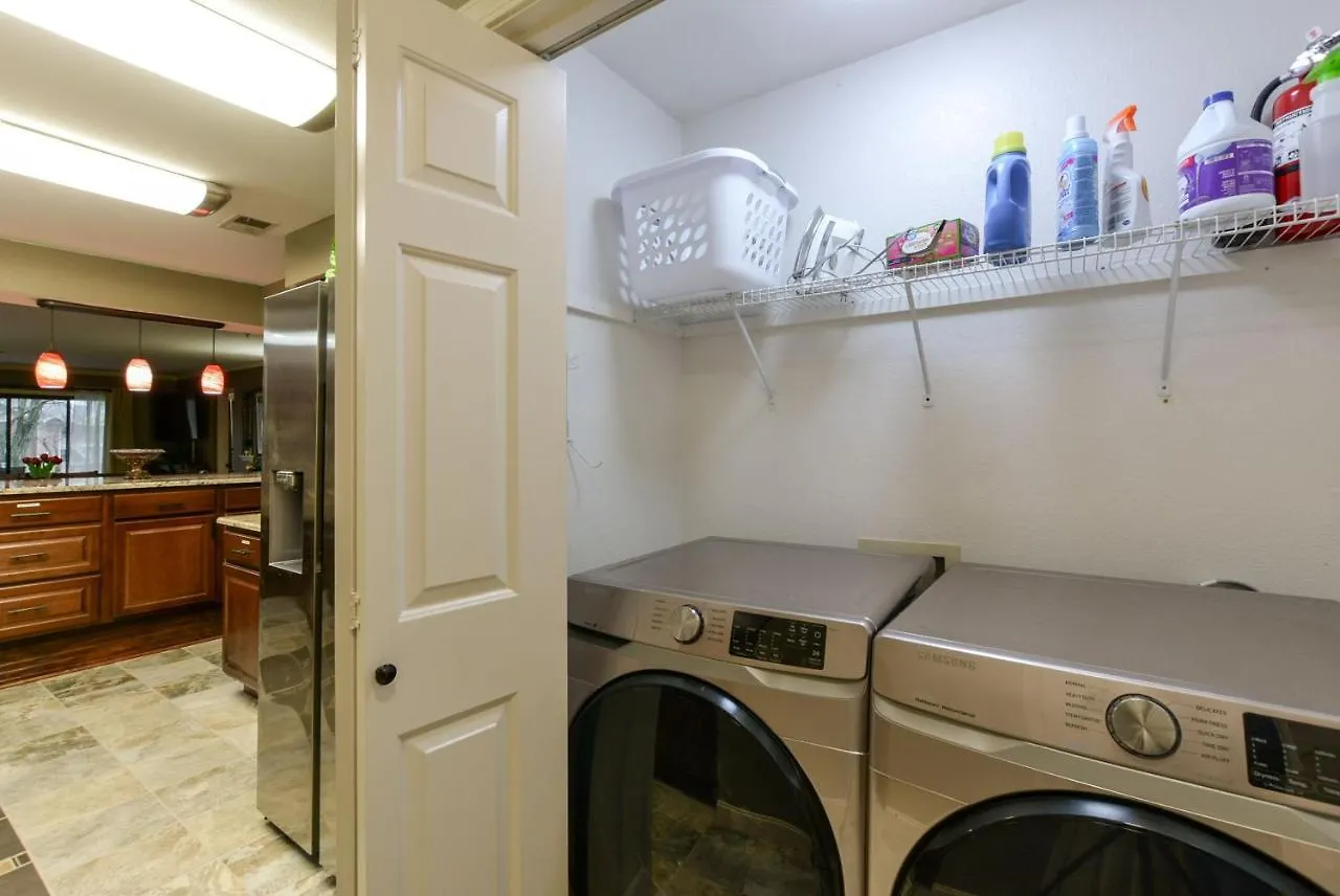 Luxury At Thousand Hills - Heart Of - Beautifully Remodeled - Spacious And Affordable Apart Otel *