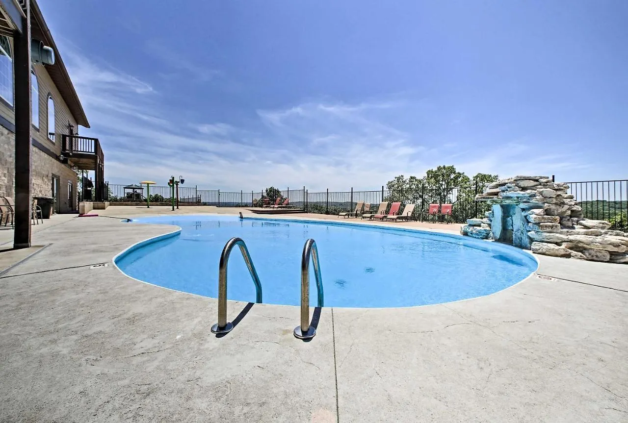 Luxe Retreat With Mtn Views And Pool Access!