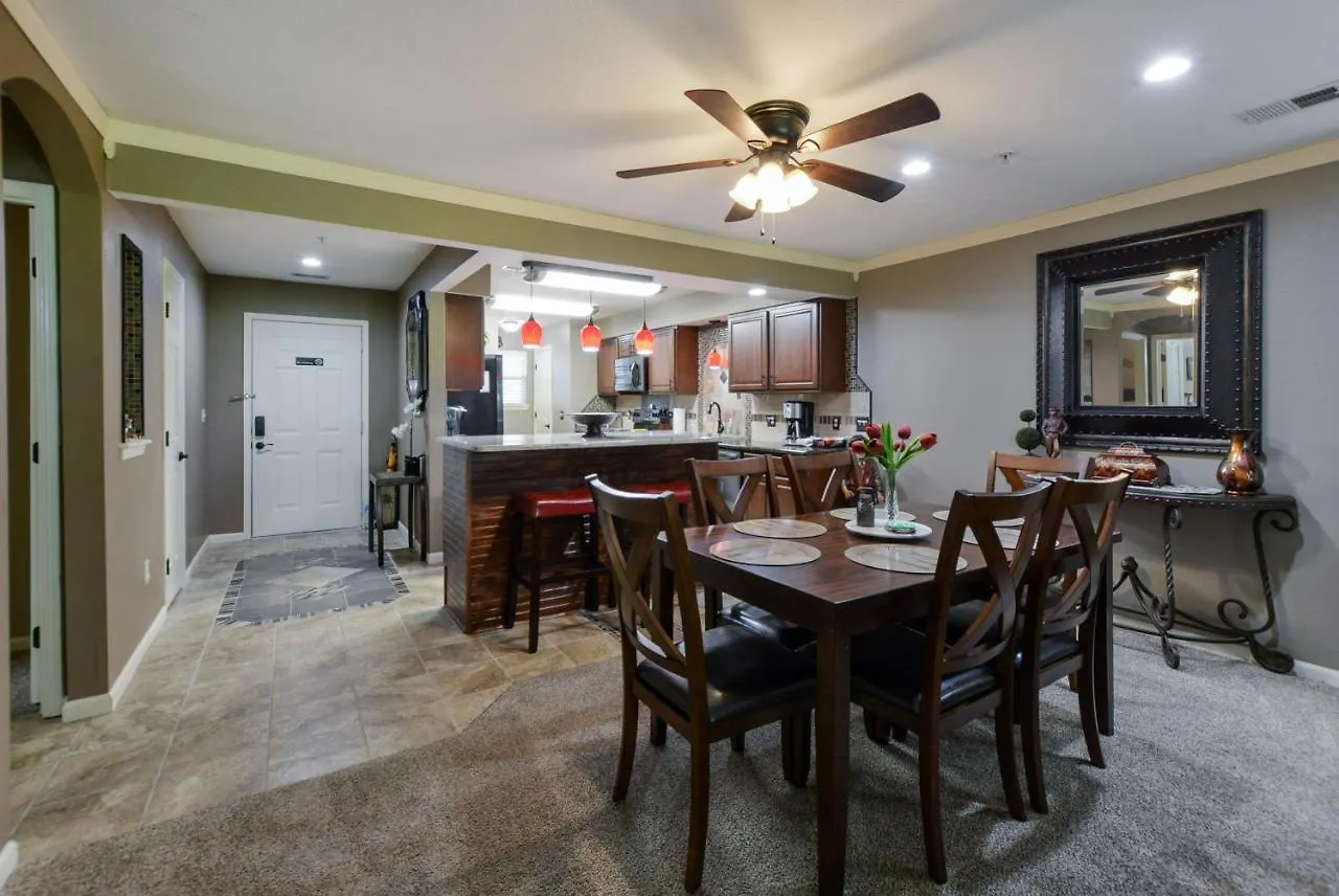 Luxury At Thousand Hills - Heart Of - Beautifully Remodeled - Spacious And Affordable Apart Otel