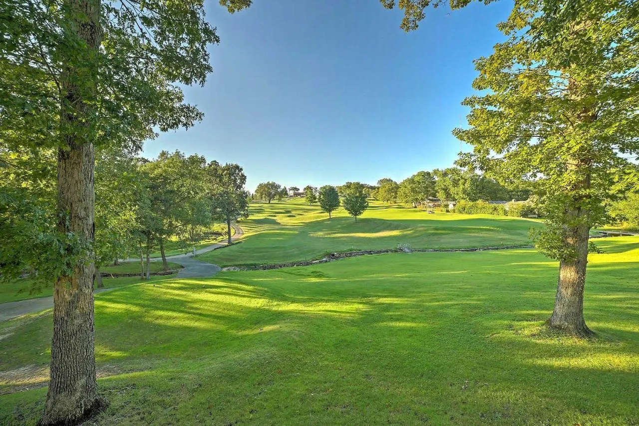 公寓 On Golf Course With Pool Access!