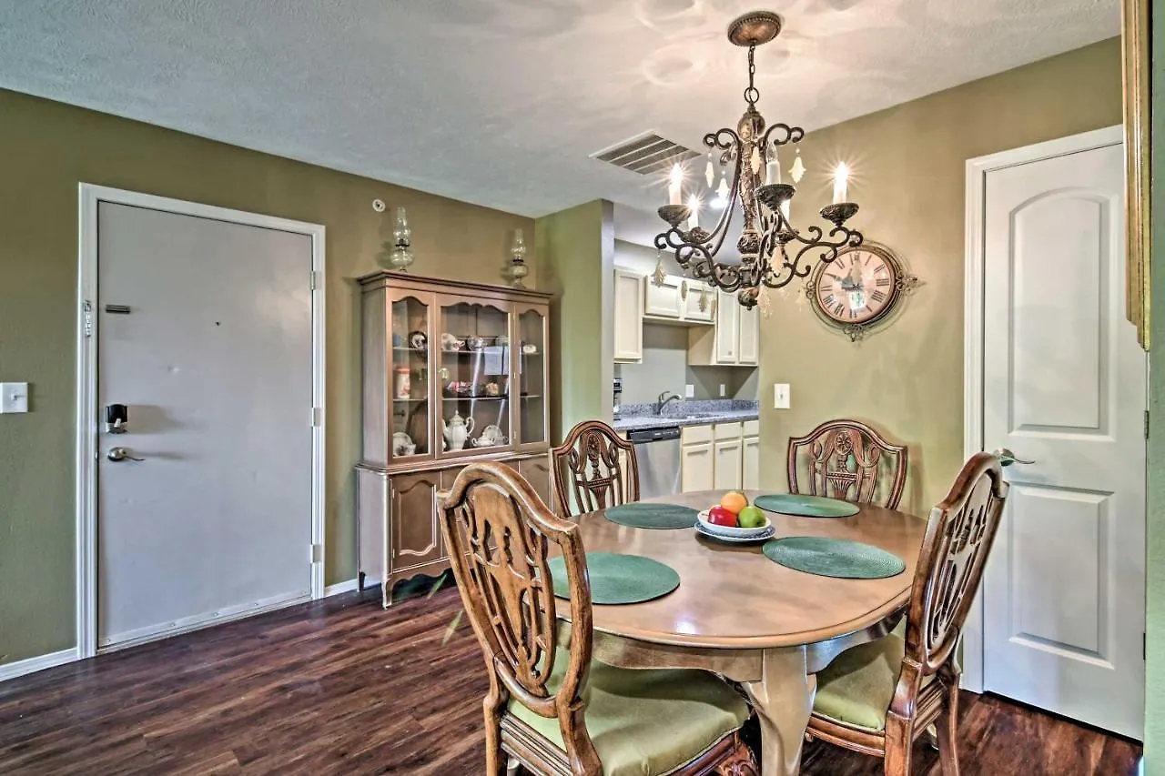 Apartamento Grandmas Attic Centrally Located Vintage Condo!