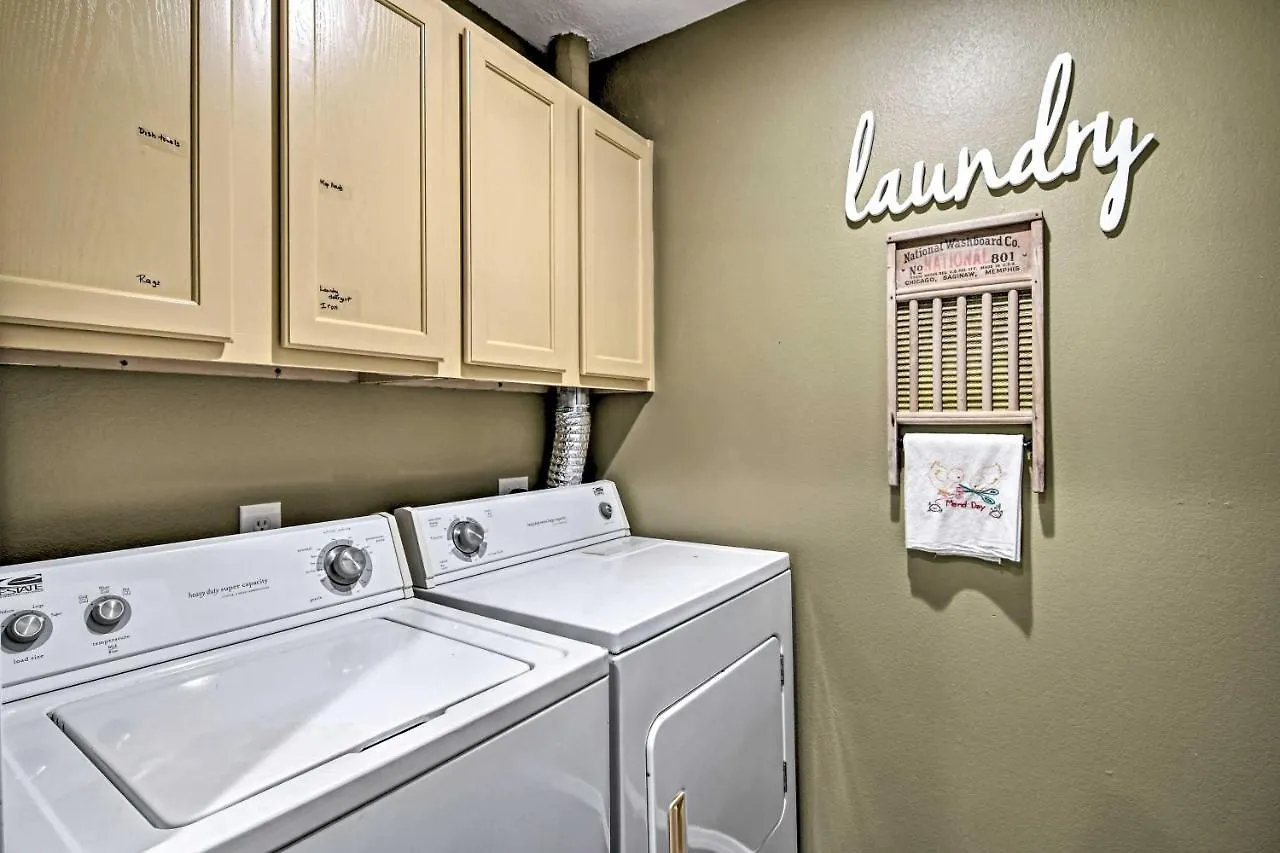 Apartamento Grandmas Attic Centrally Located Vintage Condo!