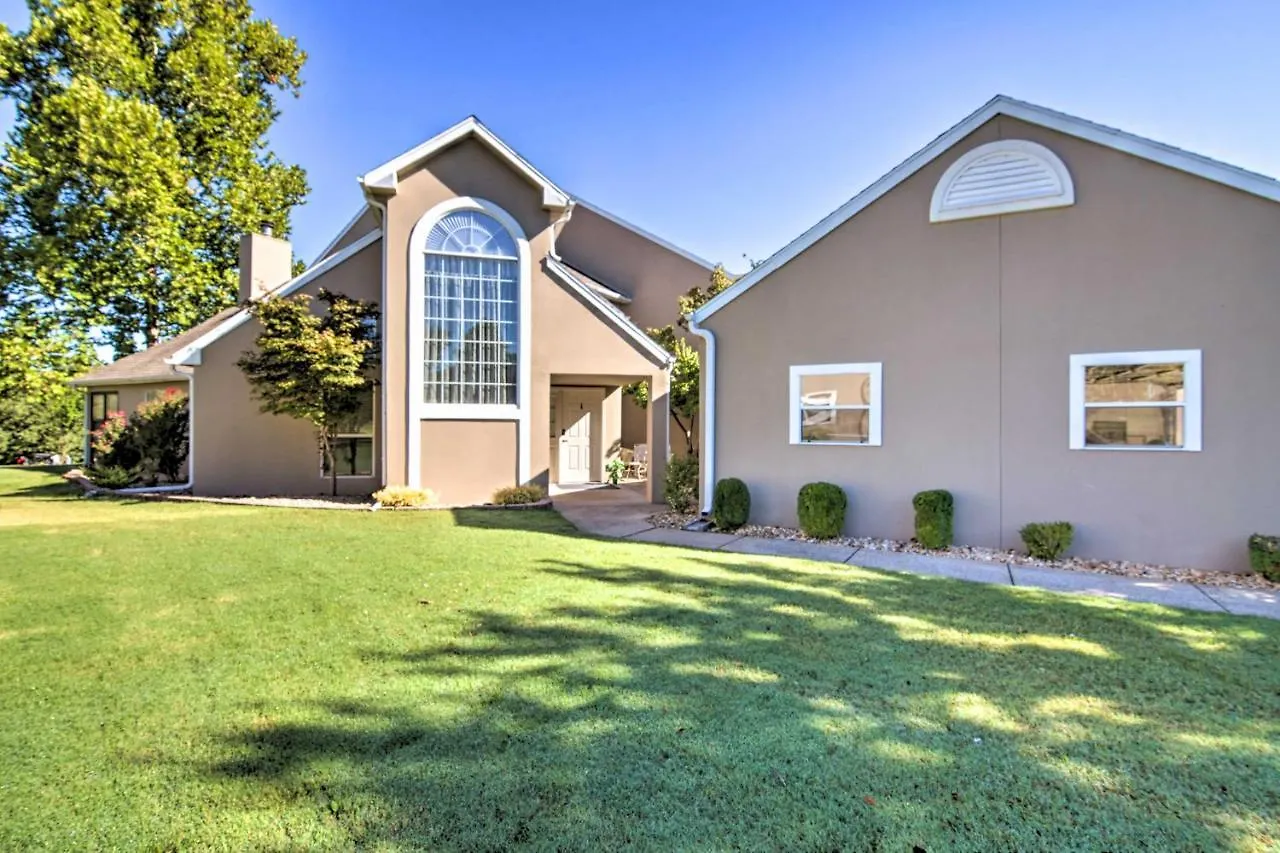 Spacious 3 Mi To Table Rock Lake! Appartamento Branson