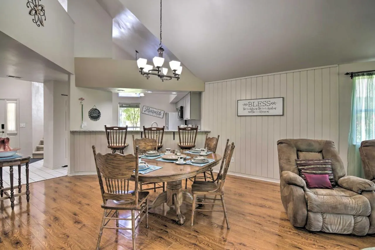 Spacious 3 Mi To Table Rock Lake! Appartamento