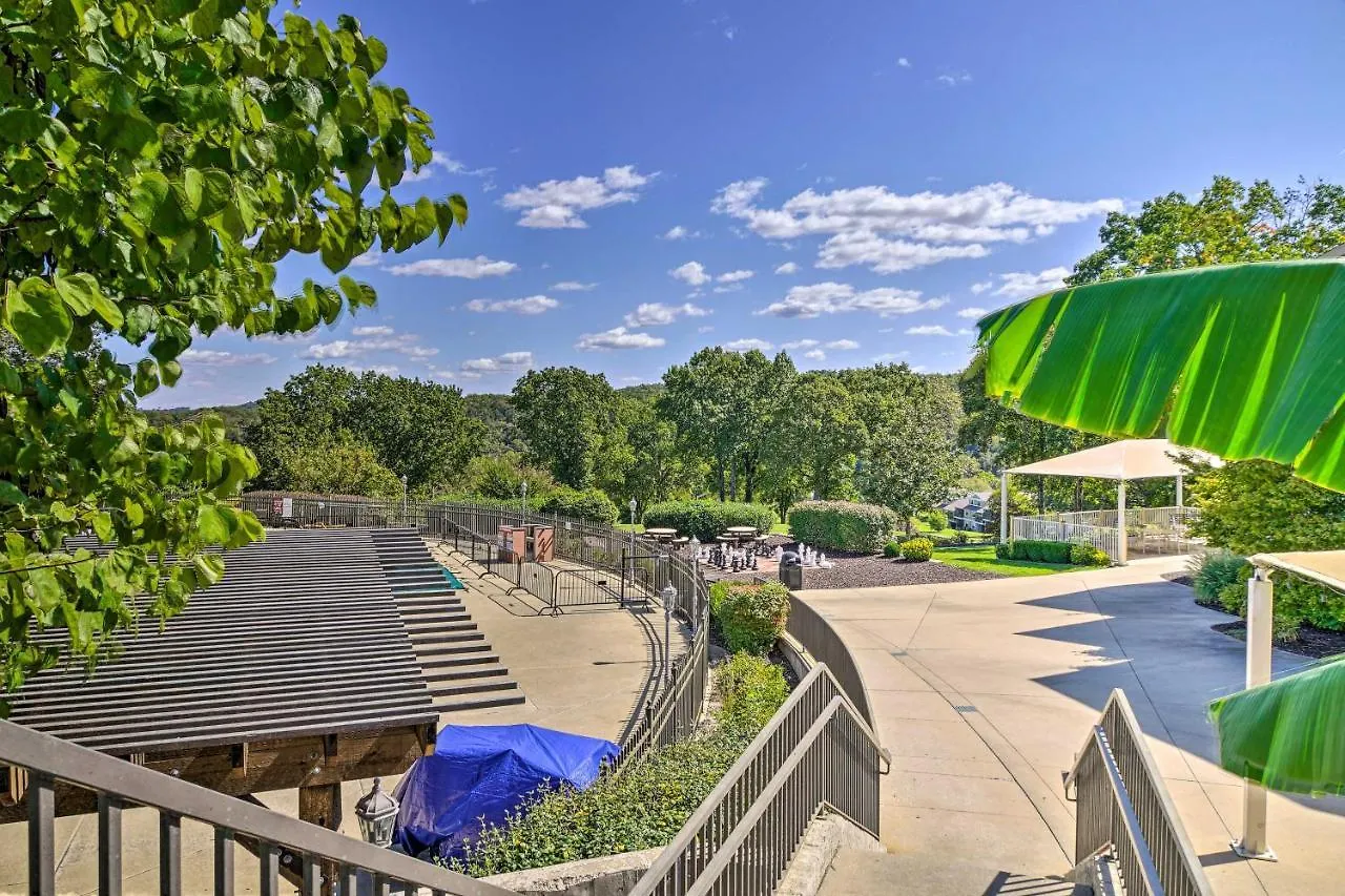 Spacious 3 Mi To Table Rock Lake! Appartamento Branson