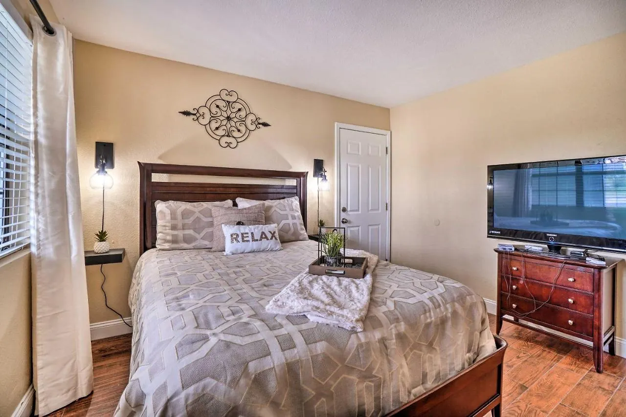On Thousand Hills Golf Course! Apartment Branson