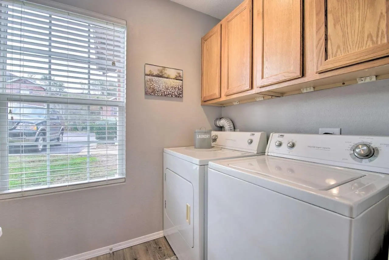 With Pool - 5 Mi To Marvel Cave! Apartment Branson