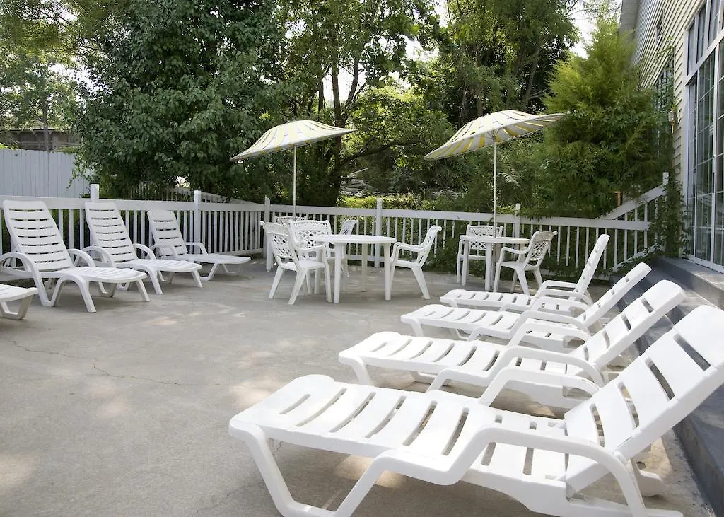 Honeysuckle & Conference Center Motel Branson