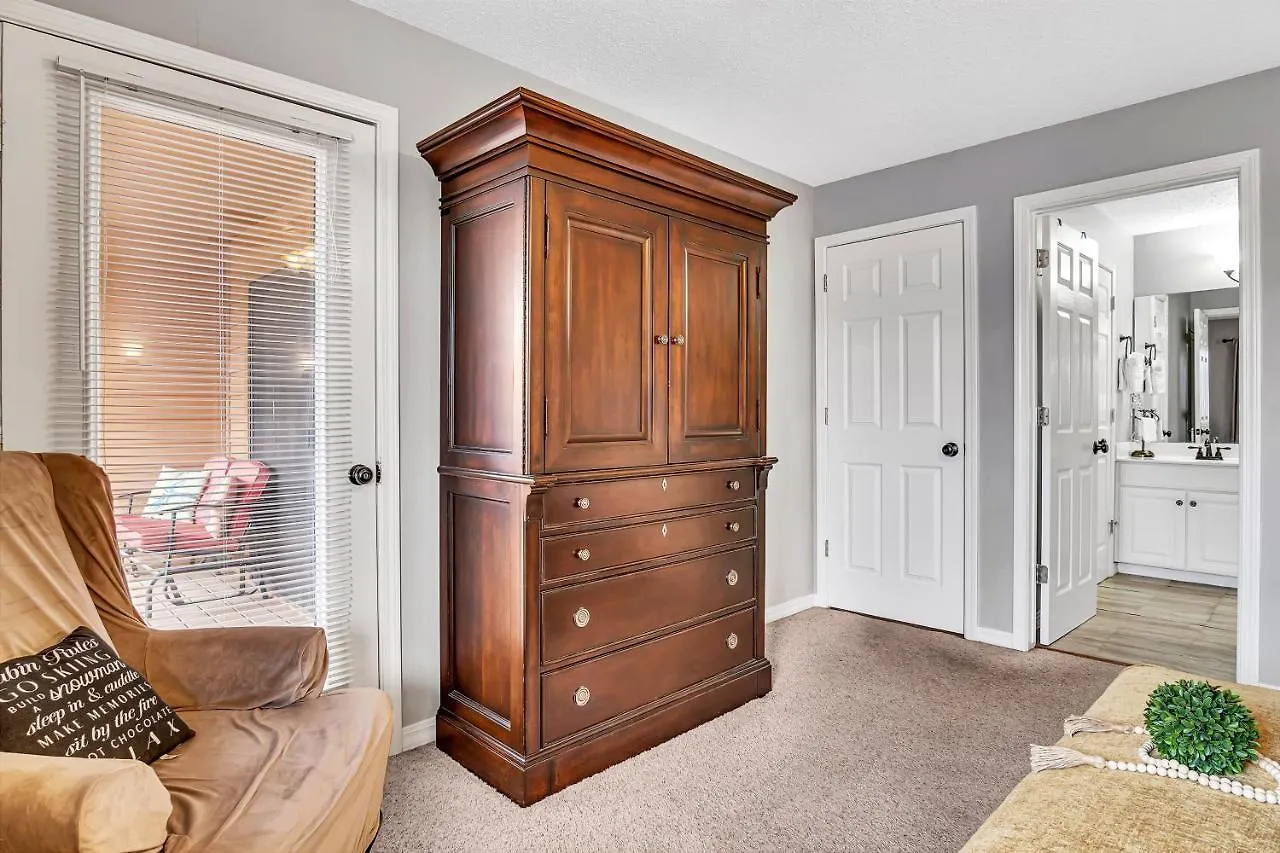 Pointe Of View Apartment