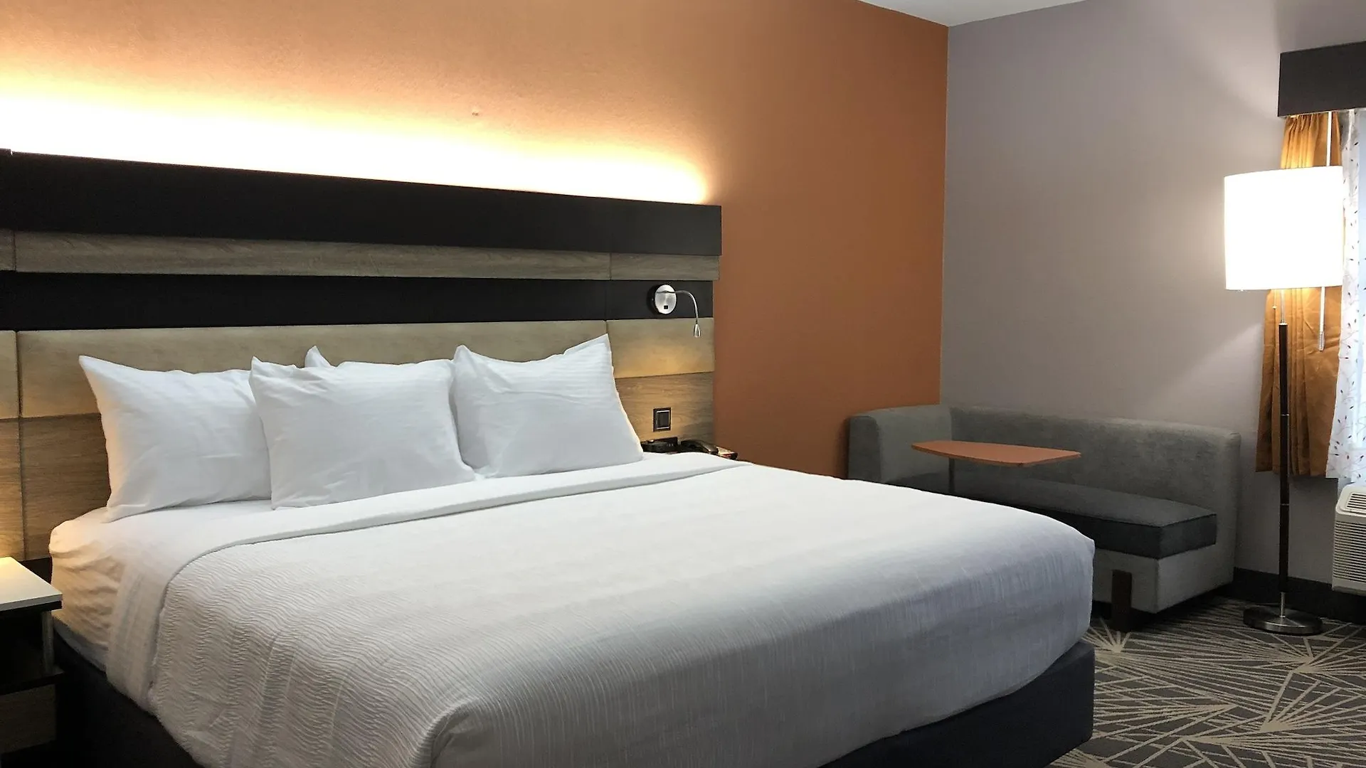 La Quinta By Wyndham מלון