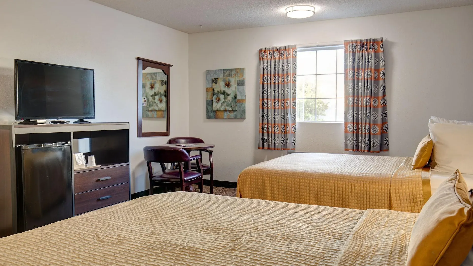 Hotel Howard Johnson By Wyndham Theatre District Branson